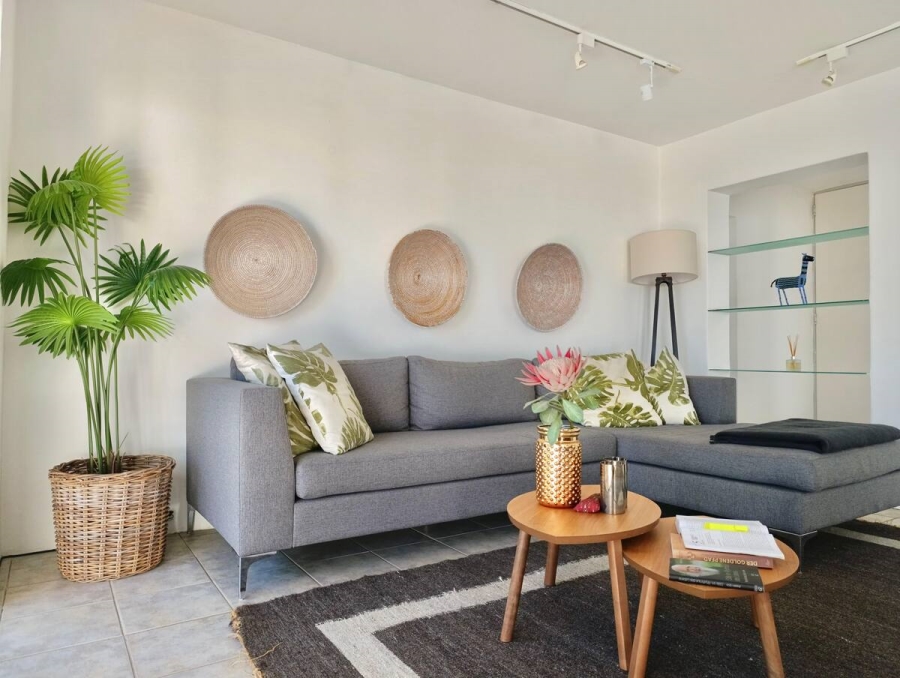 To Let 4 Bedroom Property for Rent in Bantry Bay Western Cape